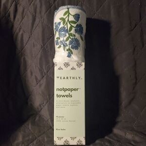 NWT Earthly Blue Floral Notpaper Towels